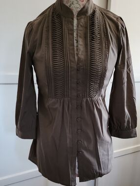 Banana Republic Women's Brown Button-Front Pintuck Blouse Size Small
